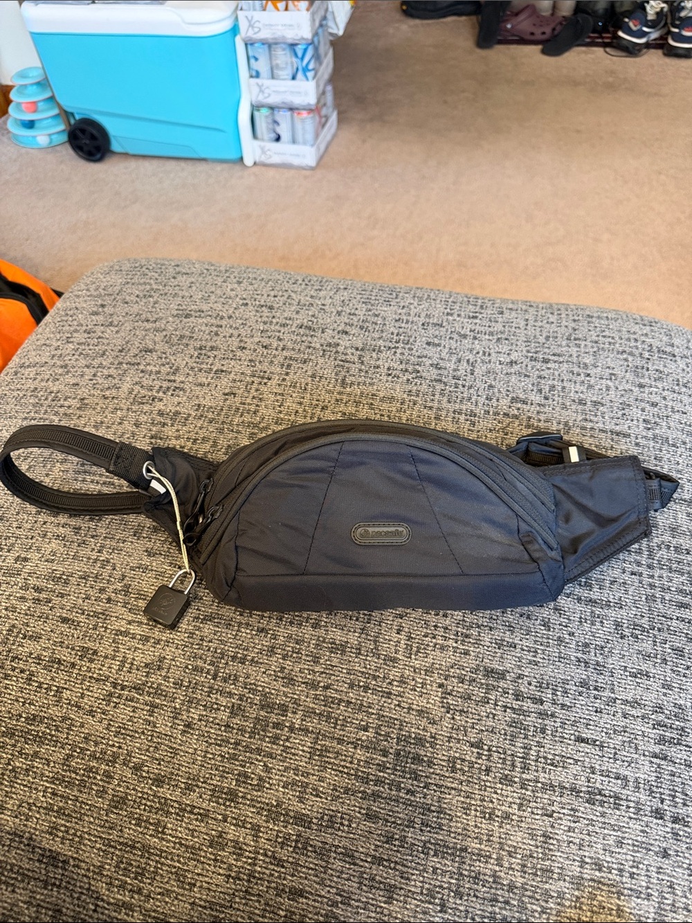 Pacsafe Black Anti-Theft Waist Pack Belt Bag rfid